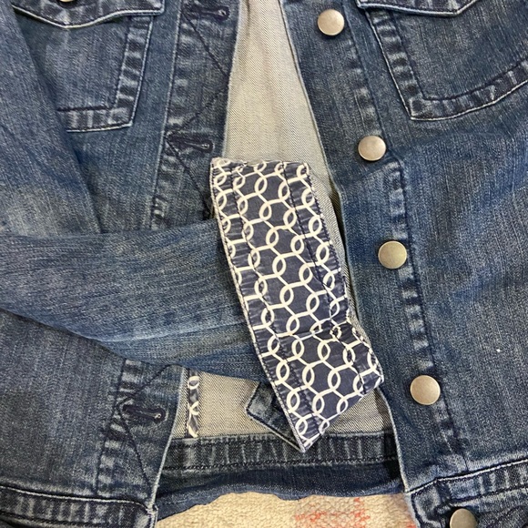 Banana Republic Denim Jacket With Cute Cuff Detail Inside - Picture 3 of 4